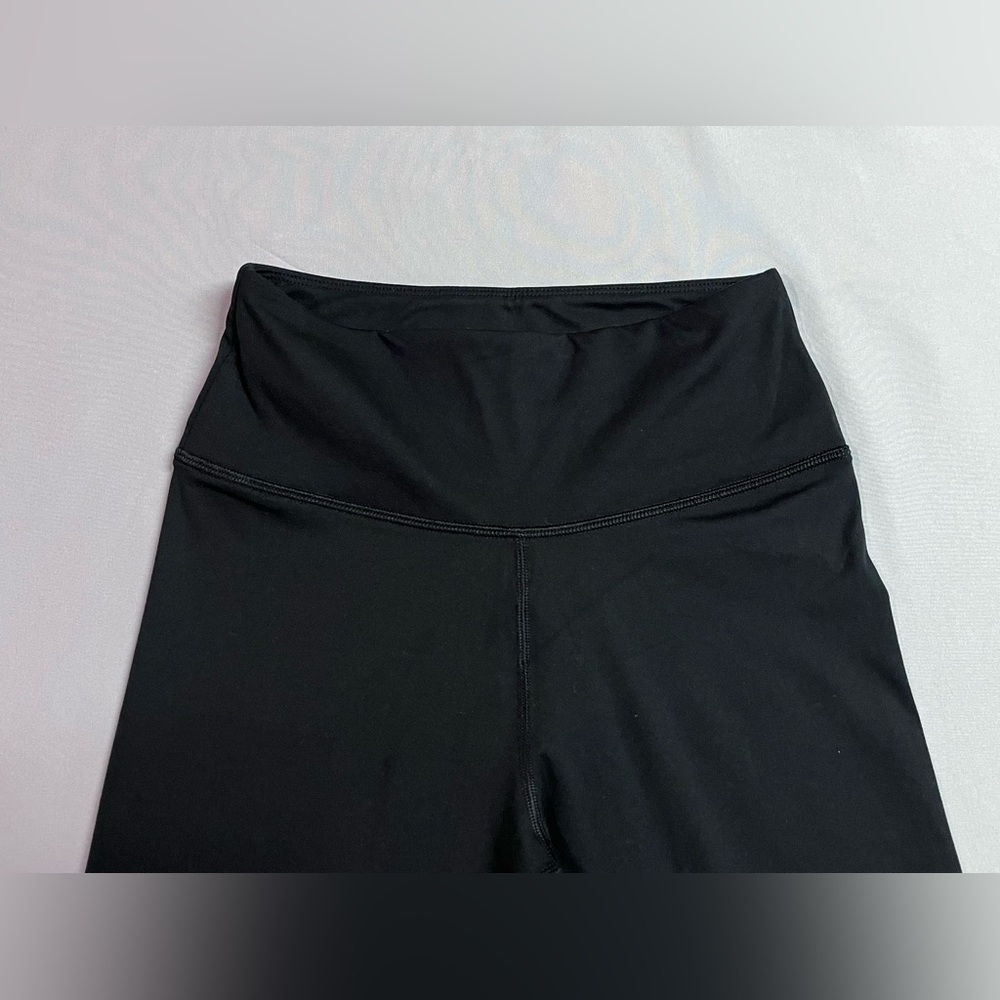 Gap Yoga High Rise Favorite Leggings in Black NWOT - Picture 6 of 6